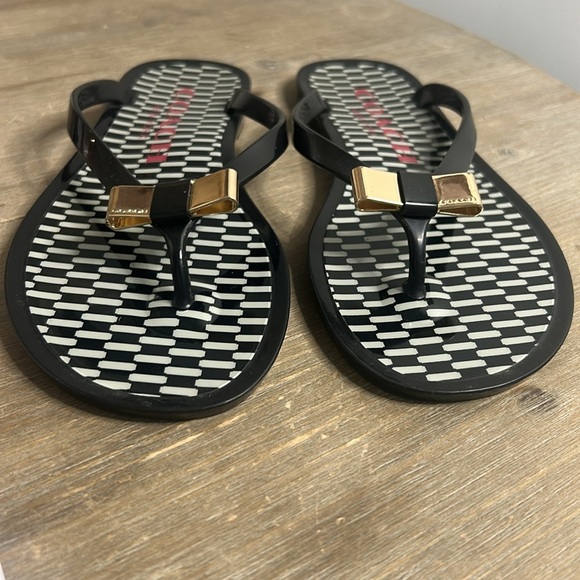 Coach New York Landon Gold Bow Thong Flip Flop Sandal Women Size 6 - Picture 16 of 17